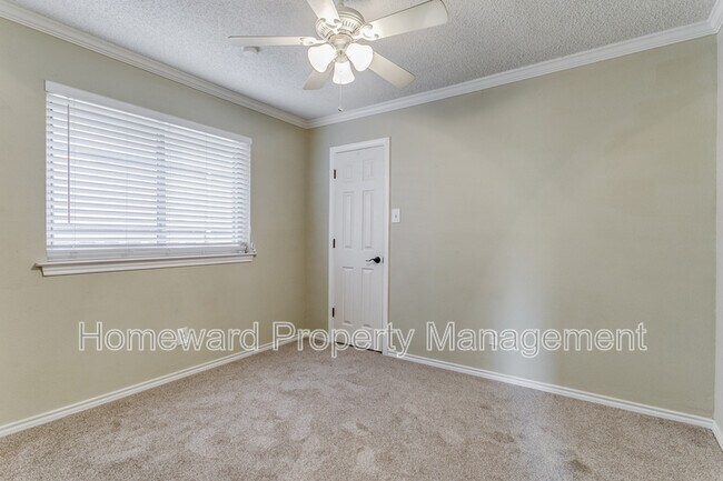 Building Photo - 2621 Cummings Dr