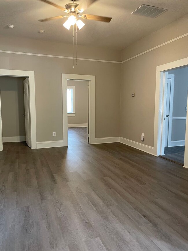 Building Photo - AMAZING 3br/2ba NEW RENOVATION IN ATLANTA!...