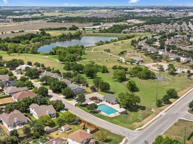 Building Photo - 107 Cassandra Dr