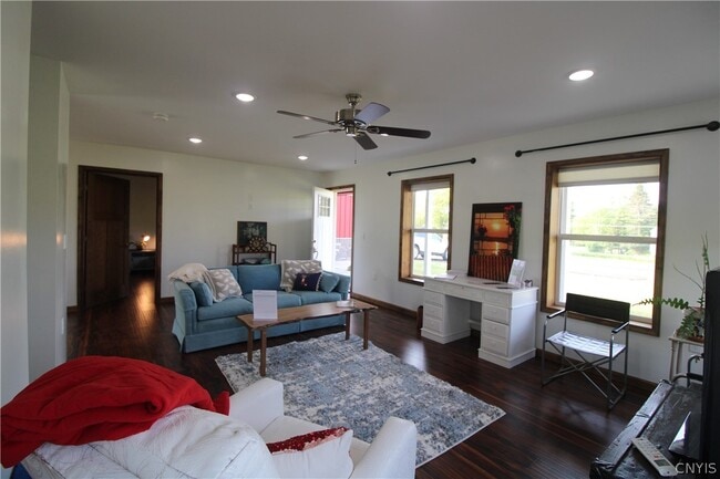 Building Photo - 1601 Lighthouse Hill Rd