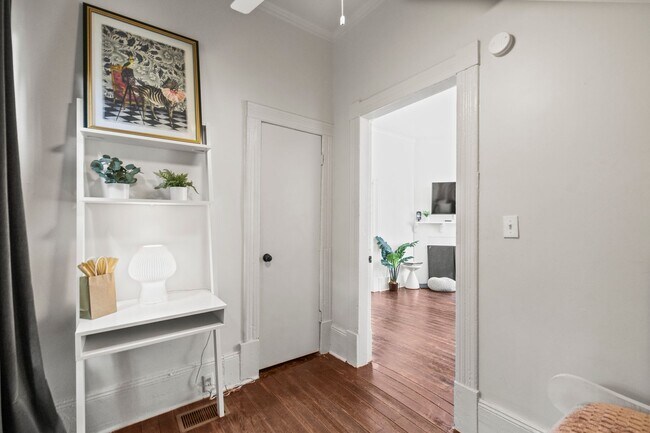 Building Photo - Lower Unit Available May 4