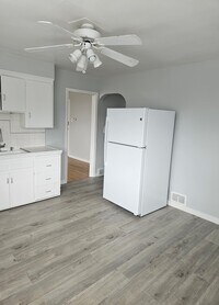 Building Photo - 6th Avenue Apartments