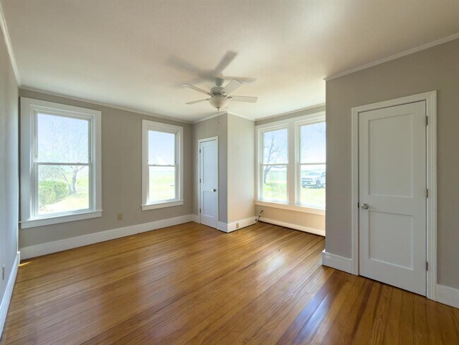 Building Photo - 267 Bodemann Ln