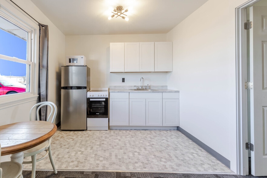 Building Photo - 3737 Sturgis Rd