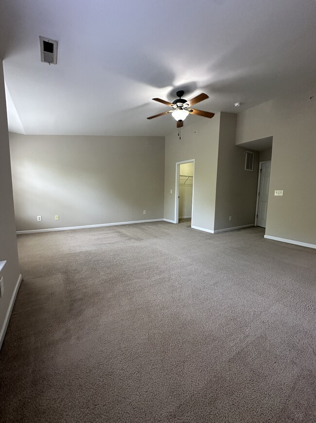 Building Photo - Spacious 3-Bed Townhouse in Raleigh