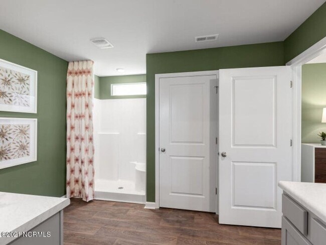 Building Photo - 5 Bedroom Home in Leland!