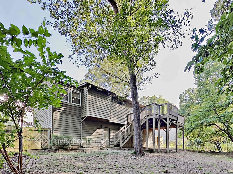 Building Photo - 5002 Maxanne Dr NW