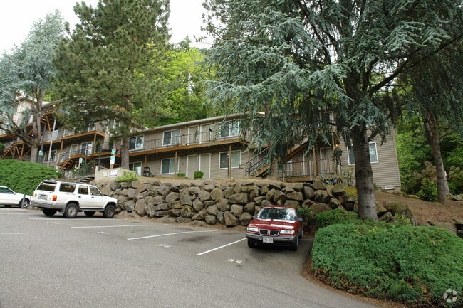 Building Photo - Broadway Heights Apartments