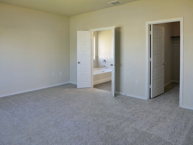 Building Photo - 10807 Fox Trot Way