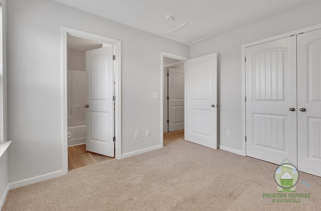 Building Photo - 19 Wofford Rd