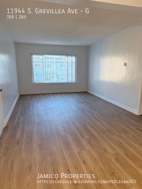 Building Photo - 11944 S Grevillea Ave