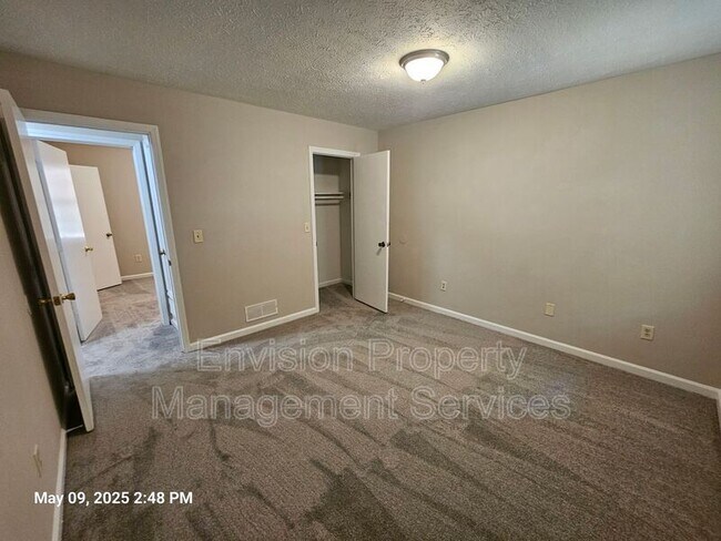Building Photo - 111 Jay Ln