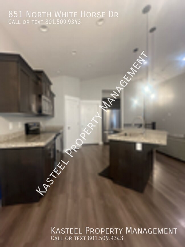 Building Photo - 851 White Horse Dr