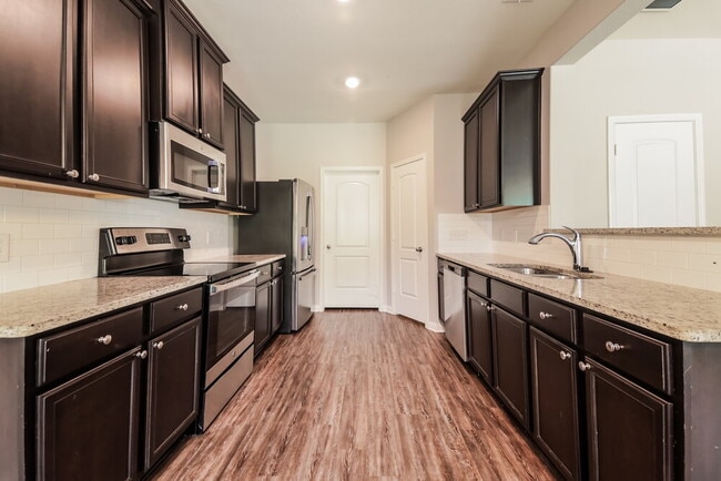 Building Photo - 2928 Parker Dr