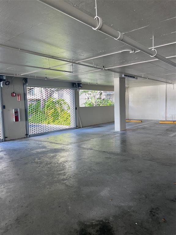 Building Photo - 670 Island Way