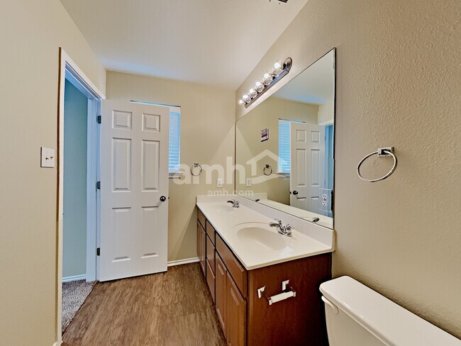 Building Photo - 250 Coopers Hawk