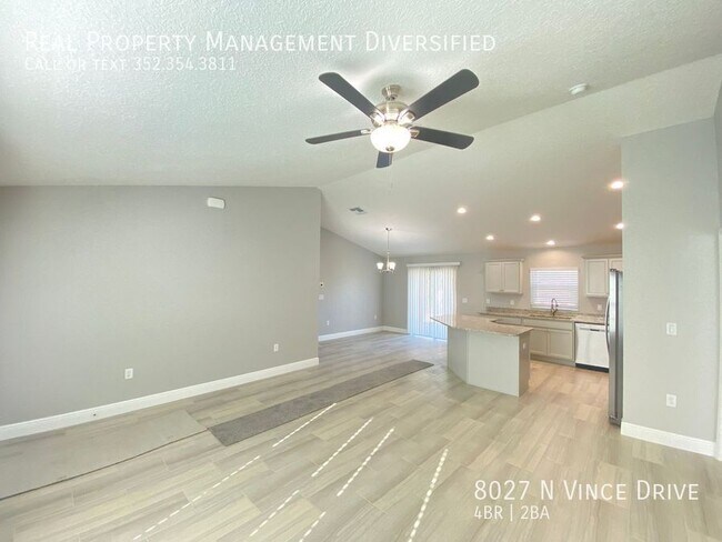 Building Photo - 8027 N Vince Dr