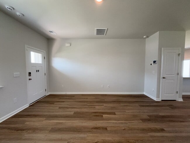 Building Photo - 306 Salvia St