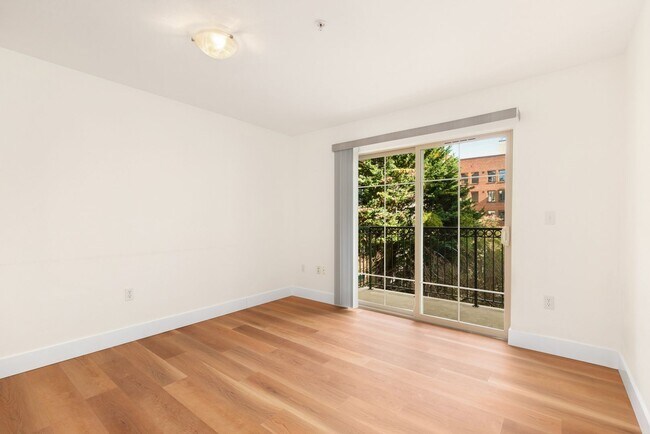 Building Photo - Modern Cap Hill 1 Bedroom with Garage Parking & Laundry Room