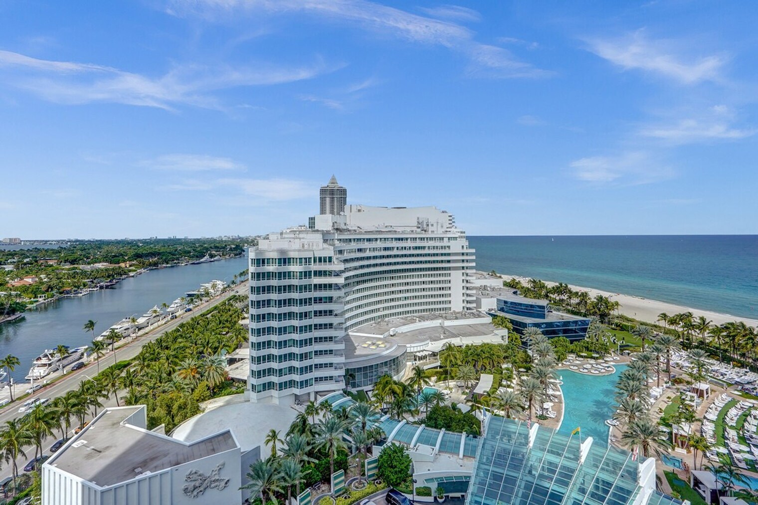 Building Photo - 4401 Collins Ave