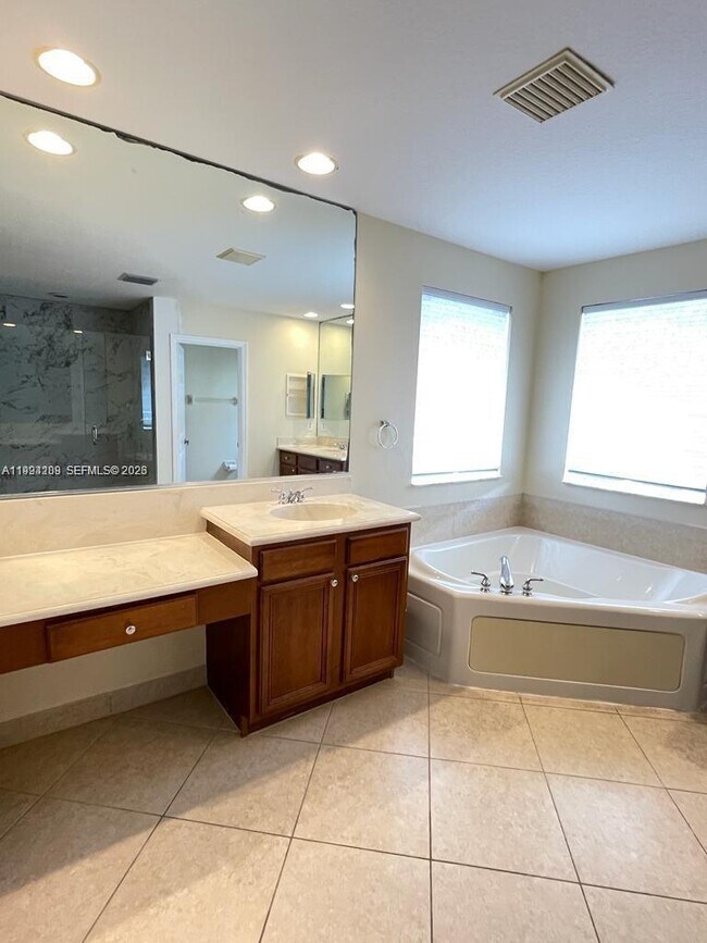 Building Photo - 19183 N Hibiscus St