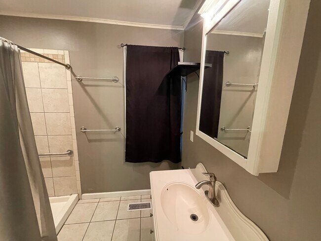 Building Photo - 130 N 7th St