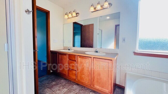 Building Photo - 5131 Milky Way