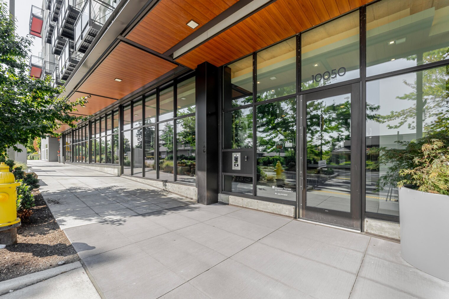 Building Photo - 10050 NE 10th St