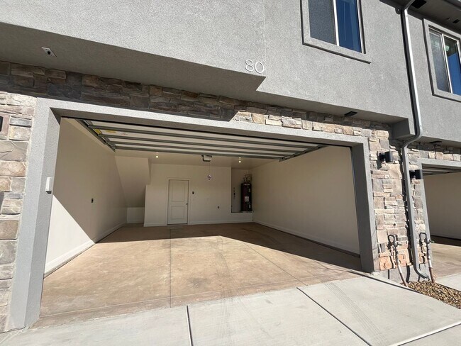 Building Photo - Azalea Beauty!