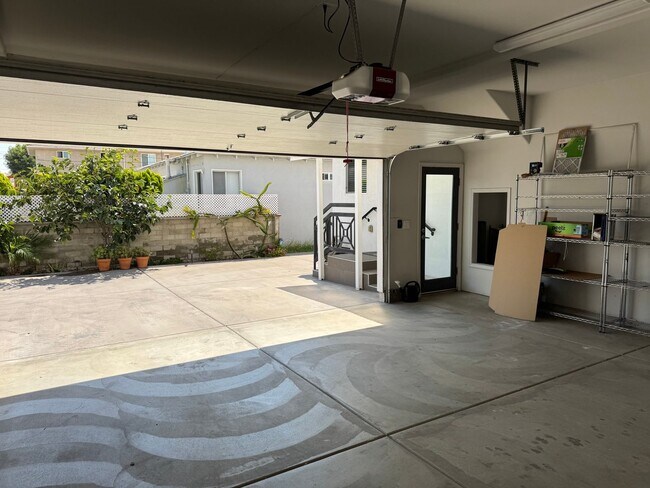 Building Photo - 1143 W 163rd St