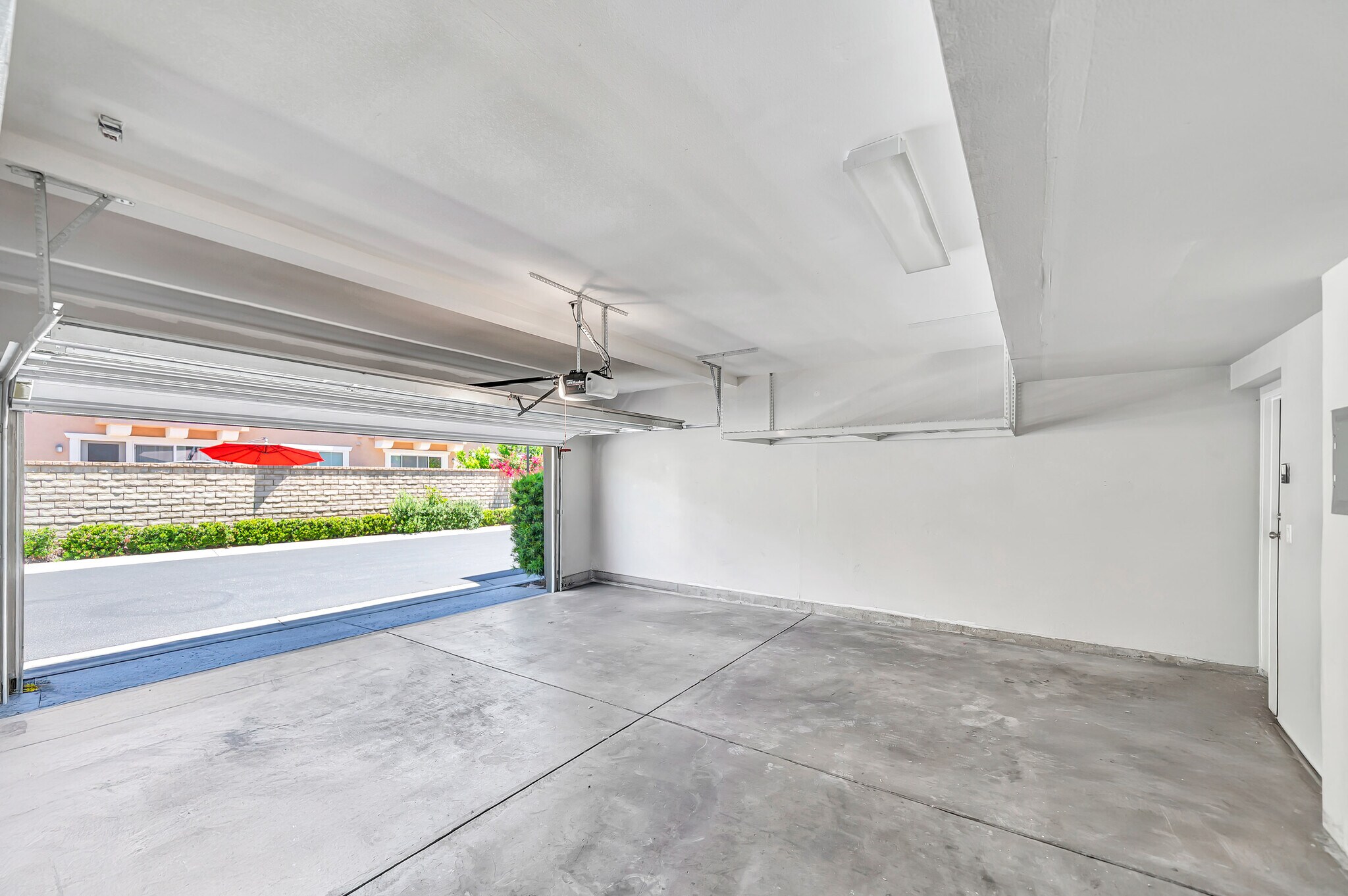 Building Photo - 23904 Calle del Sol Dr
