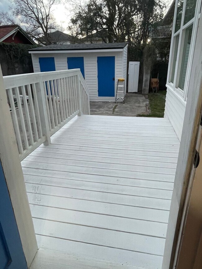 Building Photo - Gorgeous 3BD/2BA ON Napoleon Ave with Off Street Parking