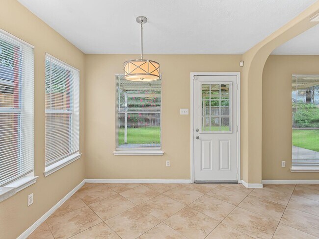 Building Photo - 2026 Mossy Trail Dr