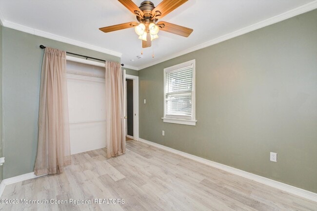 Building Photo - 446 E Arverne Ave