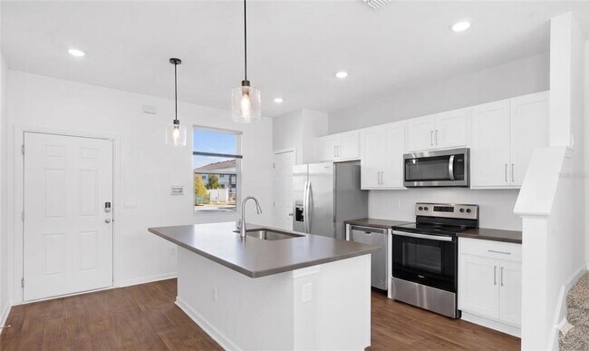 Building Photo - 57 Elmhurst Ln
