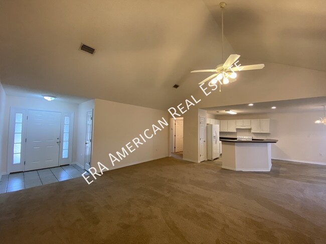 Building Photo - ***MOVE IN SPECIAL- First Full Month Rent ...