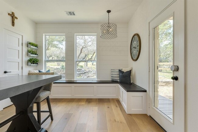 Building Photo - 24236 Spur Trail