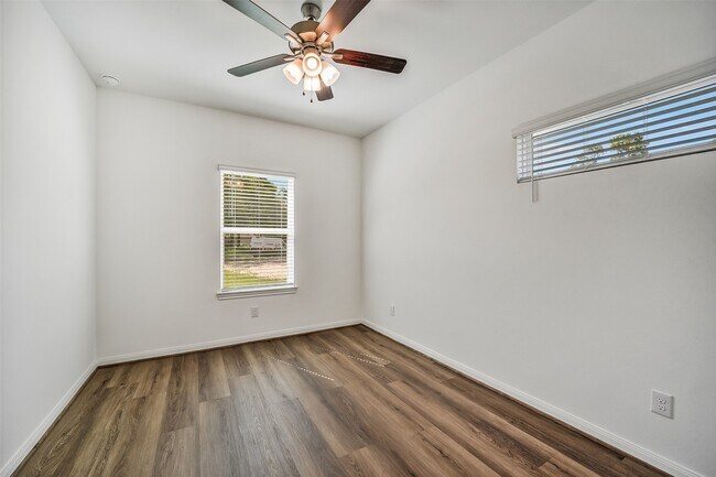 Building Photo - 11943 Pondwood Dr