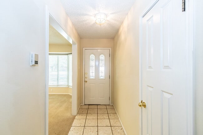 Building Photo - 2 Large Living areas! Approximately 2100 S...