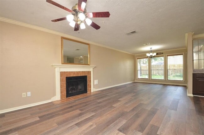 Building Photo - 1306 Plum Park Dr