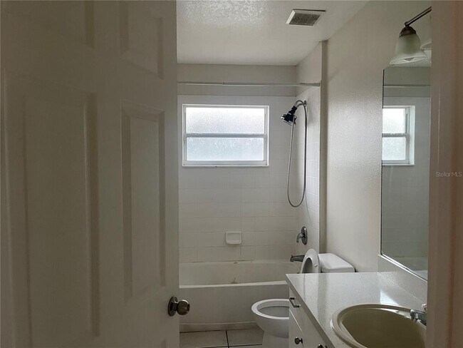 Building Photo - 326 Chelmsford Ct