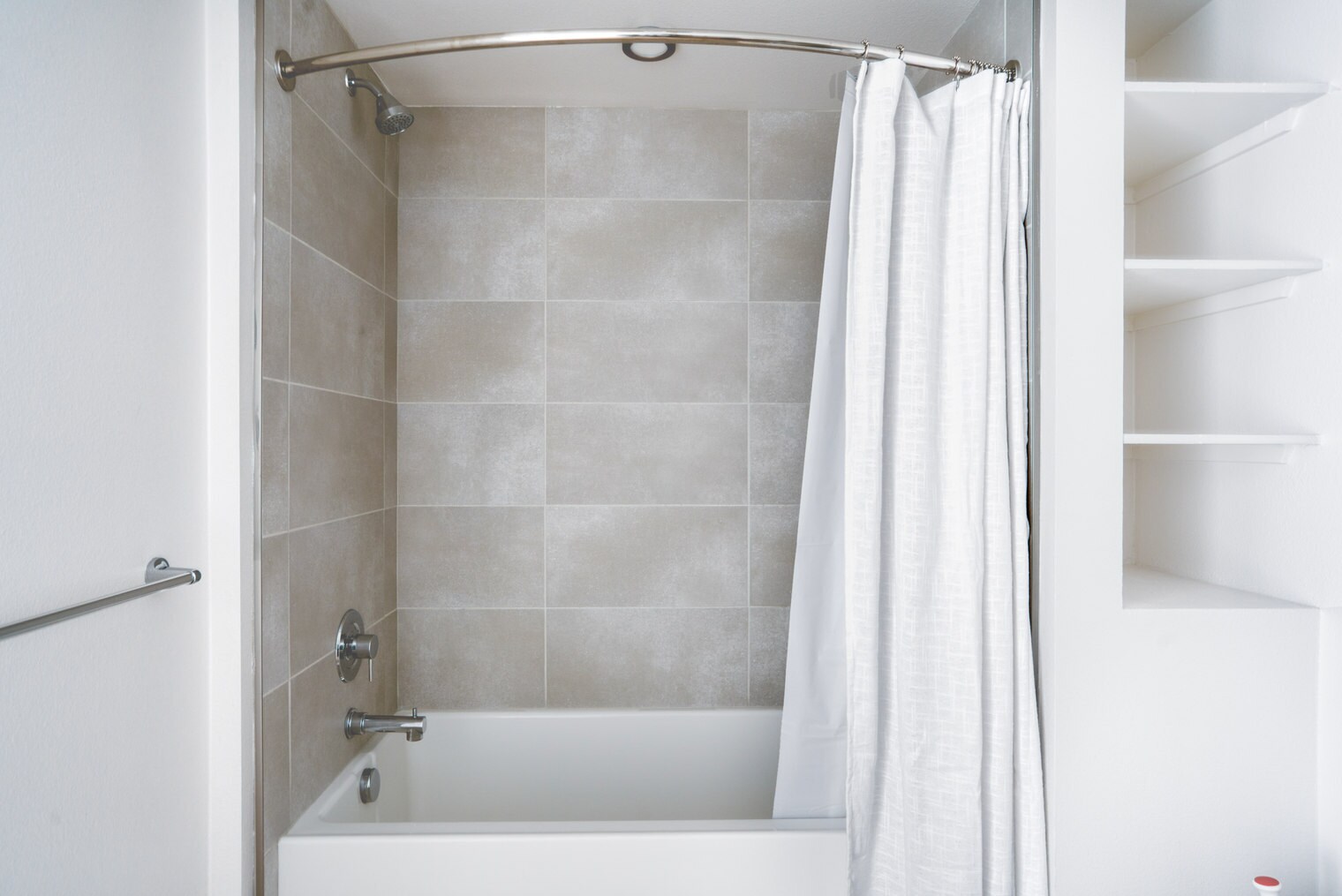 Building Photo - 650 E Capitol Ave