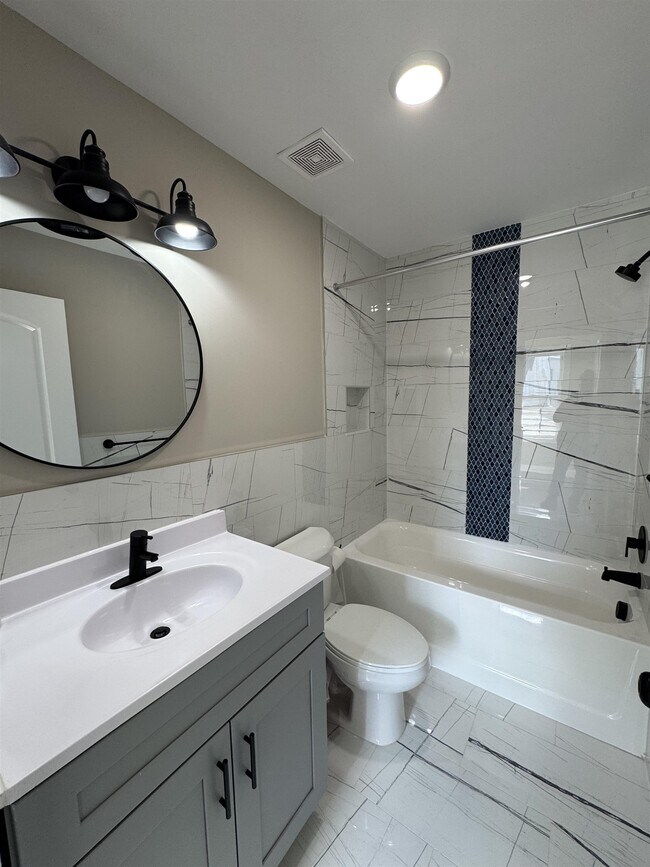 Building Photo - 515 Walnut St