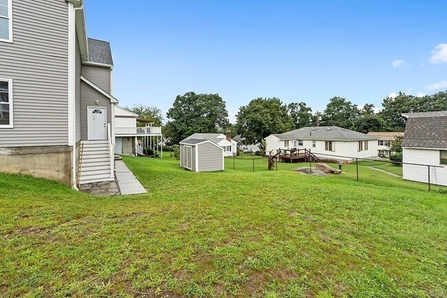 Building Photo - 53 Fenwood Rd