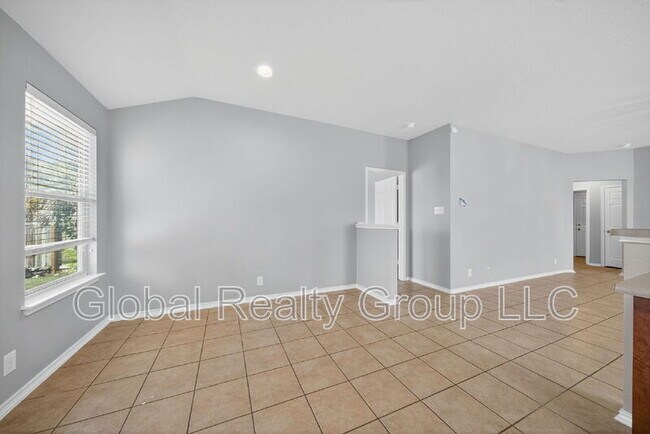 Building Photo - 113 Bronco Bend