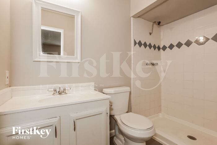 Building Photo - 9113 Linda Vista Dr