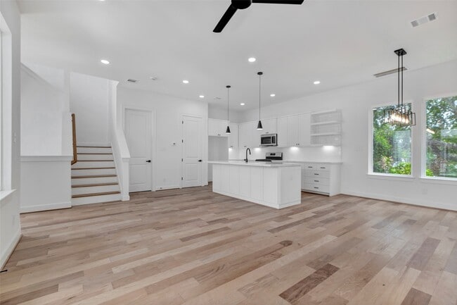 Primary Photo - 9426 Campbell Rd