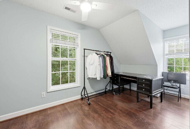 Building Photo - Three-Bedroom Home with Pool in Garner