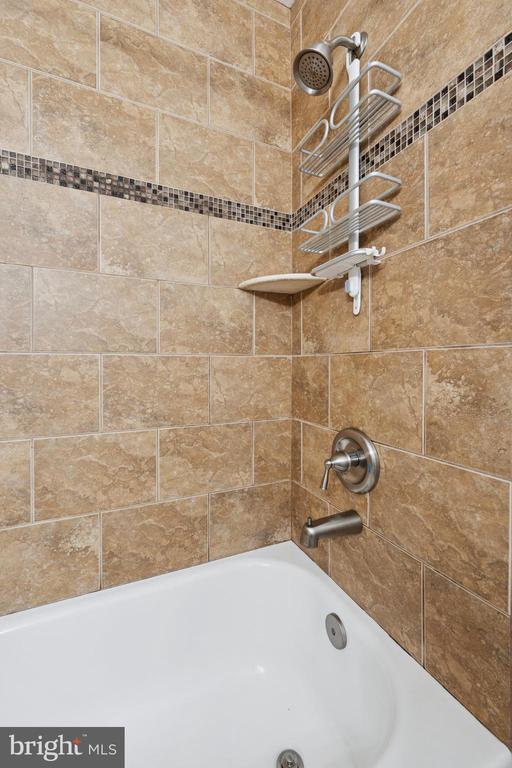 Building Photo - 422 Wendover Dr