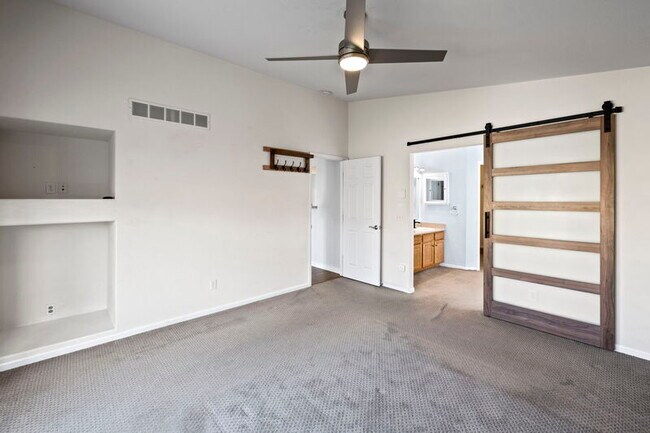 Building Photo - 626 Rolling Rock Point